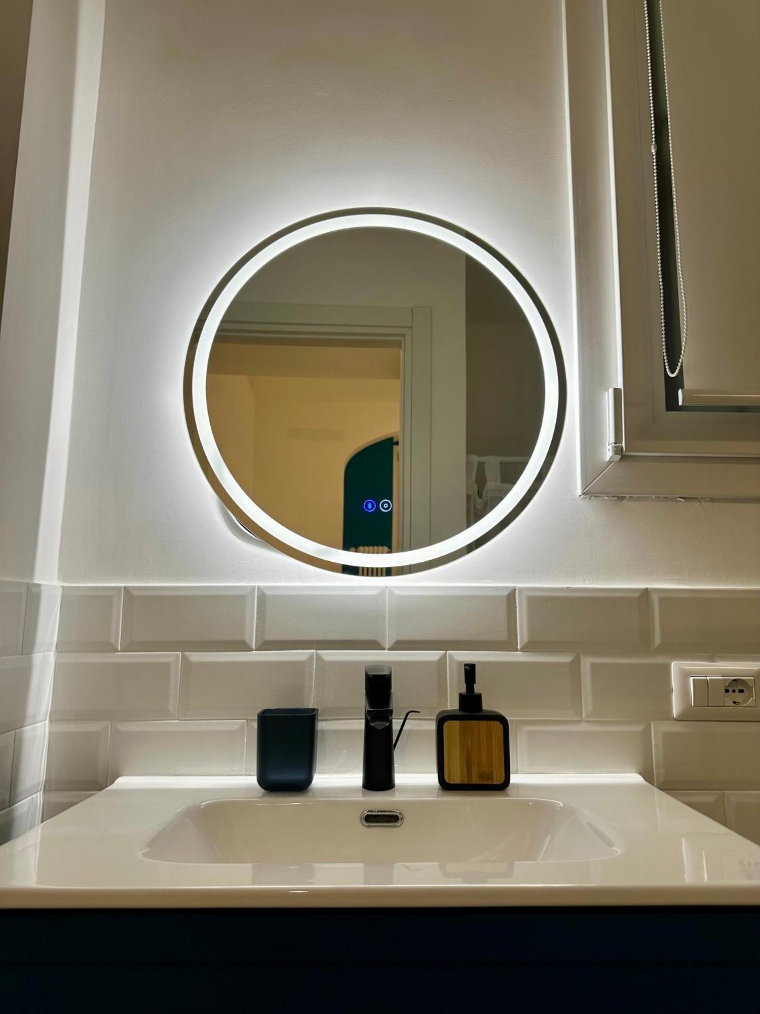 Lr Deluxe Apartments - Porta Venezia - Bilocale Con Giardino Privato Milano Eksteriør billede