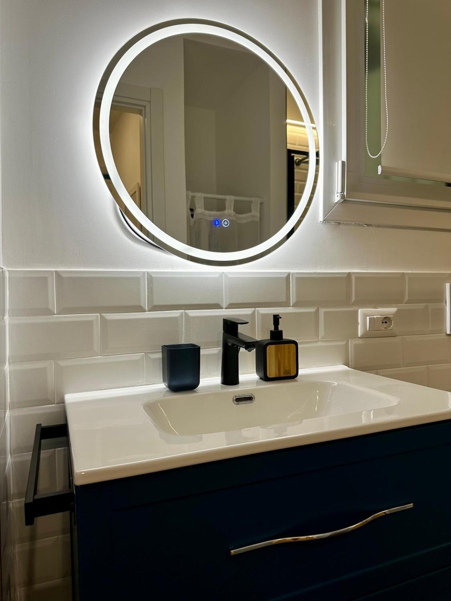 Lr Deluxe Apartments - Porta Venezia - Bilocale Con Giardino Privato Milano Eksteriør billede