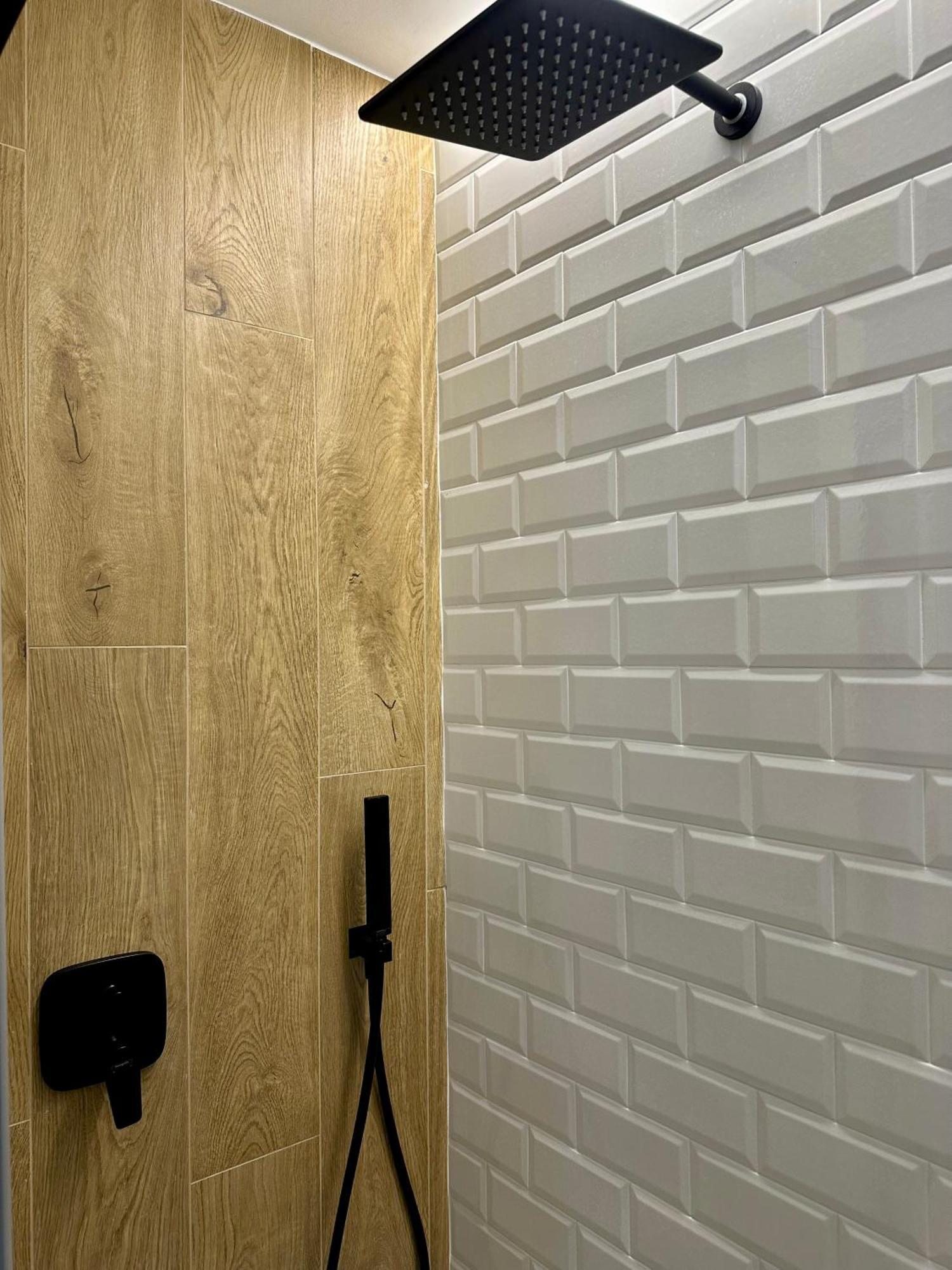 Lr Deluxe Apartments - Porta Venezia - Bilocale Con Giardino Privato Milano Eksteriør billede