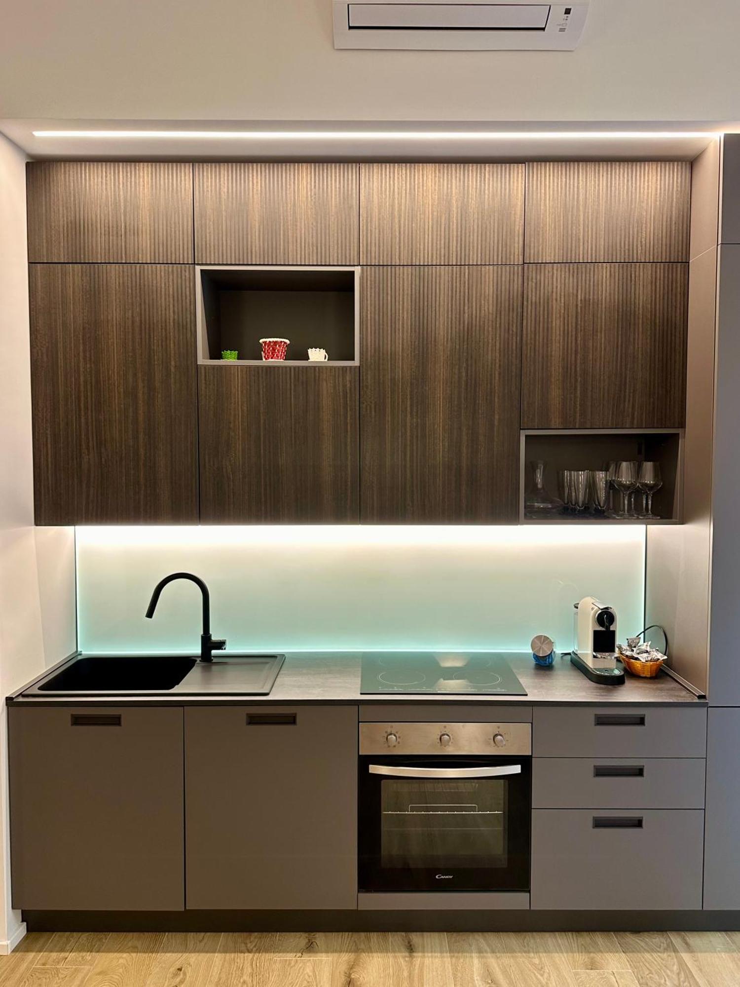 Lr Deluxe Apartments - Porta Venezia - Bilocale Con Giardino Privato Milano Eksteriør billede