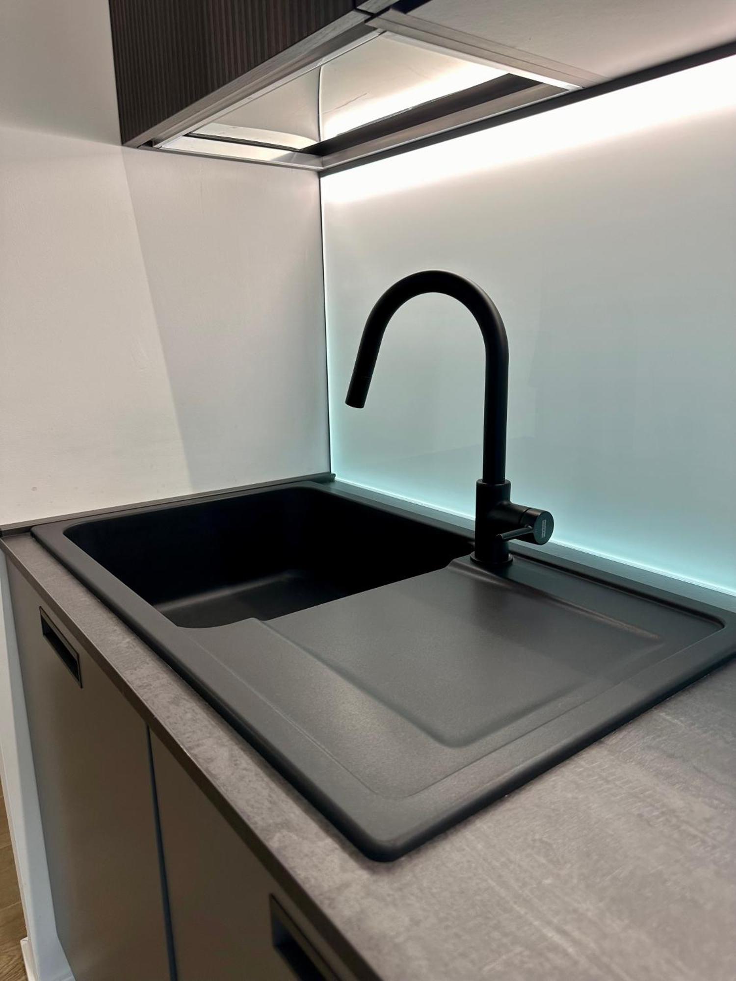 Lr Deluxe Apartments - Porta Venezia - Bilocale Con Giardino Privato Milano Eksteriør billede