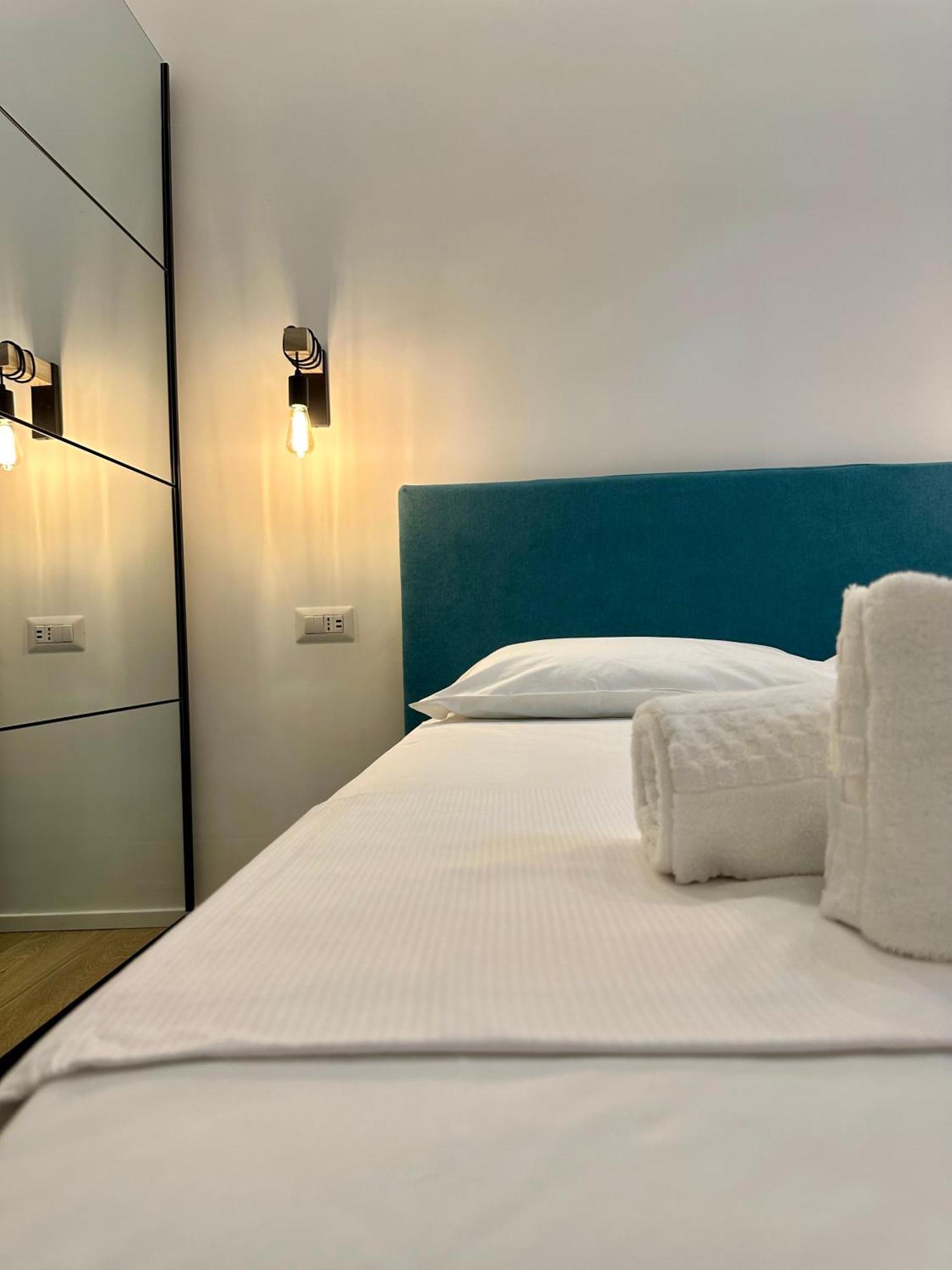 Lr Deluxe Apartments - Porta Venezia - Bilocale Con Giardino Privato Milano Eksteriør billede